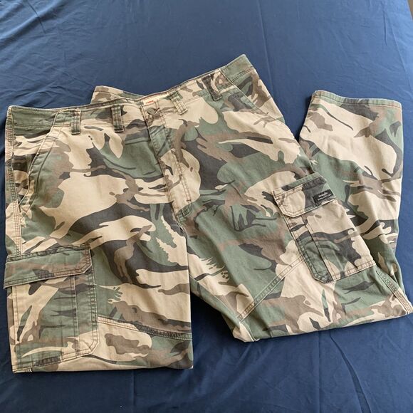 Wrangler Camo Pants Cargo Relaxed Fit 44x32 Outdoors Hunting Camping Streetwear - Picture 1 of 8